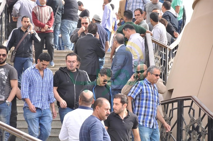 بالصور.. نجوم مصر في وداع الفنان محمود عبد العزيز بالصور.. نجوم مصر في وداع الفنان محمود عبد العزيز