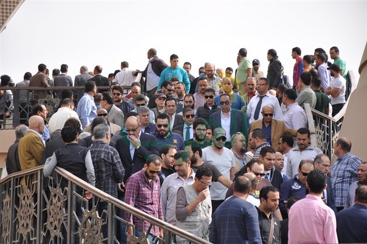 بالصور.. نجوم مصر في وداع الفنان محمود عبد العزيز بالصور.. نجوم مصر في وداع الفنان محمود عبد العزيز