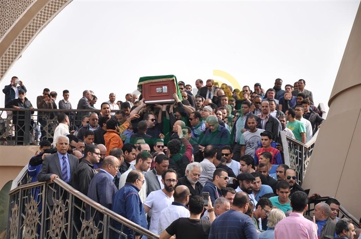 بالصور.. نجوم مصر في وداع الفنان محمود عبد العزيز بالصور.. نجوم مصر في وداع الفنان محمود عبد العزيز