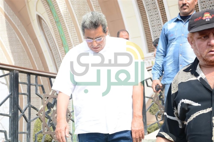 بالصور.. نجوم مصر في وداع الفنان محمود عبد العزيز بالصور.. نجوم مصر في وداع الفنان محمود عبد العزيز