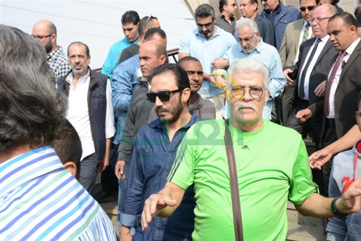 بالصور.. نجوم مصر في وداع الفنان محمود عبد العزيز بالصور.. نجوم مصر في وداع الفنان محمود عبد العزيز