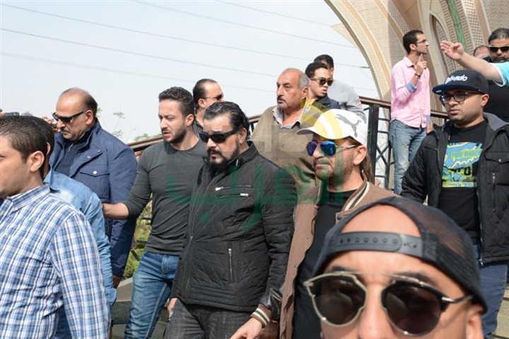 بالصور.. نجوم مصر في وداع الفنان محمود عبد العزيز بالصور.. نجوم مصر في وداع الفنان محمود عبد العزيز