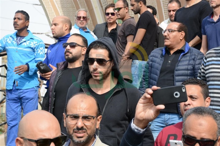 بالصور.. نجوم مصر في وداع الفنان محمود عبد العزيز بالصور.. نجوم مصر في وداع الفنان محمود عبد العزيز