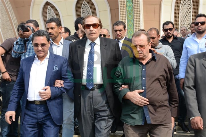 بالصور.. نجوم مصر في وداع الفنان محمود عبد العزيز بالصور.. نجوم مصر في وداع الفنان محمود عبد العزيز
