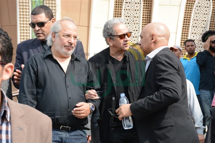 بالصور.. نجوم مصر في وداع الفنان محمود عبد العزيز بالصور.. نجوم مصر في وداع الفنان محمود عبد العزيز