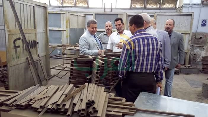 بالصور.. جولة تفقدية مفاجئة لرئيس جامعة بنها لكلية الهندسة