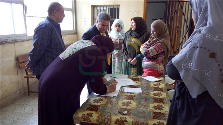 رئيس جامعة بنها يؤكد أهمية الإرتقاء بالخدمة الطبية  للطلاب
