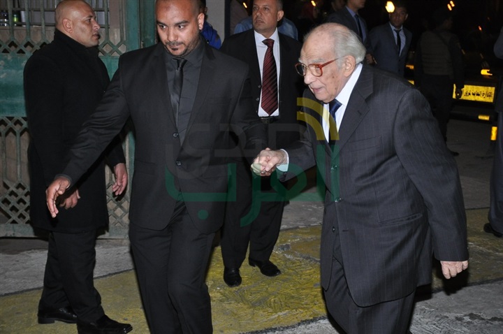 بالصور .. توافد النجوم في عزاء محمود عبد العزيز بالصور .. توافد النجوم في عزاء محمود عبد العزيز