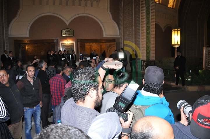 بالصور .. توافد النجوم في عزاء محمود عبد العزيز بالصور .. توافد النجوم في عزاء محمود عبد العزيز