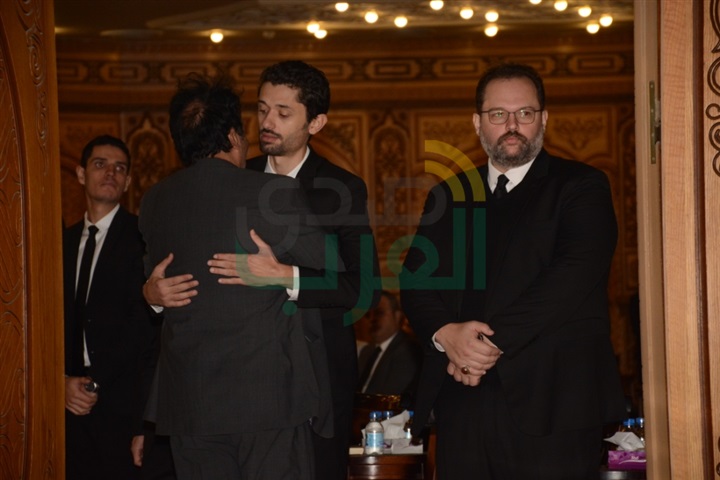 بالصور .. توافد النجوم في عزاء محمود عبد العزيز بالصور .. توافد النجوم في عزاء محمود عبد العزيز