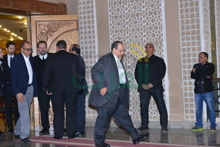 بالصور .. توافد النجوم في عزاء محمود عبد العزيز بالصور .. توافد النجوم في عزاء محمود عبد العزيز