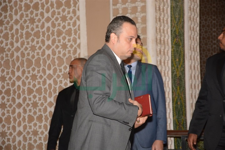بالصور .. توافد النجوم في عزاء محمود عبد العزيز بالصور .. توافد النجوم في عزاء محمود عبد العزيز