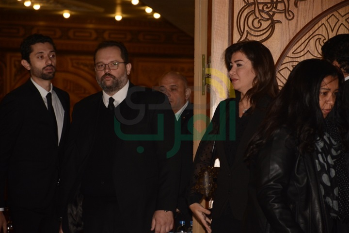 بالصور.. النجوم فى عزاء محمود عبد العزيز بالصور.. النجوم فى عزاء محمود عبد العزيز