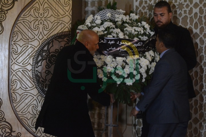 بالصور.. النجوم فى عزاء محمود عبد العزيز بالصور.. النجوم فى عزاء محمود عبد العزيز
