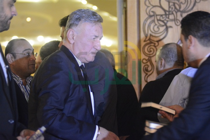 جمال مبارك وعادل امام يحضران عزاء محمود عبد العزيز جمال مبارك وعادل امام يحضران عزاء محمود عبد العزيز