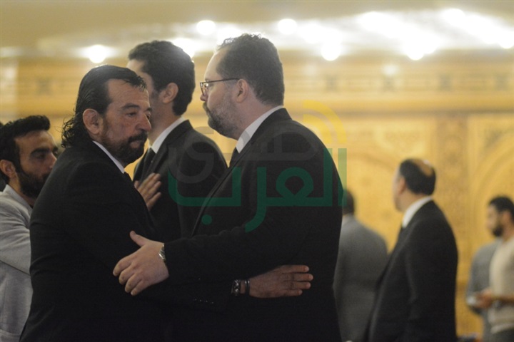 بالصور.. النجوم فى عزاء محمود عبد العزيز بالصور.. النجوم فى عزاء محمود عبد العزيز