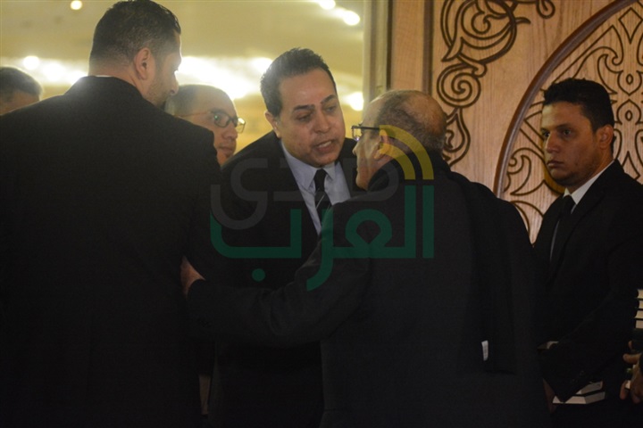 بالصور.. النجوم فى عزاء محمود عبد العزيز بالصور.. النجوم فى عزاء محمود عبد العزيز