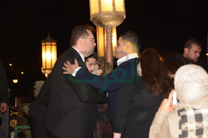 بالصور.. النجوم فى عزاء محمود عبد العزيز بالصور.. النجوم فى عزاء محمود عبد العزيز