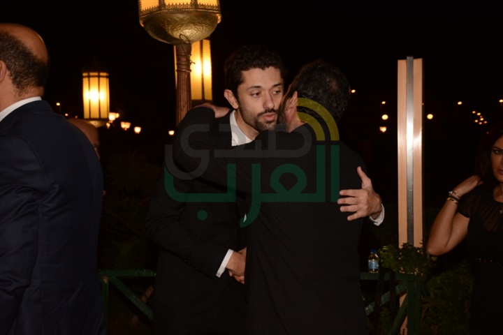 بالصور.. النجوم فى عزاء محمود عبد العزيز بالصور.. النجوم فى عزاء محمود عبد العزيز