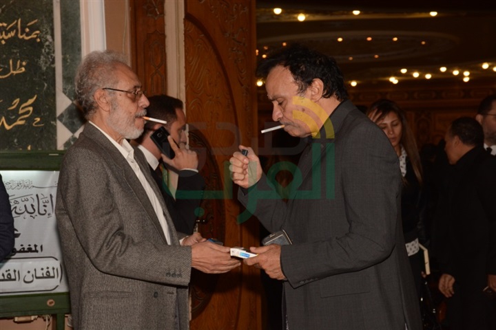 بالصور.. النجوم فى عزاء محمود عبد العزيز بالصور.. النجوم فى عزاء محمود عبد العزيز