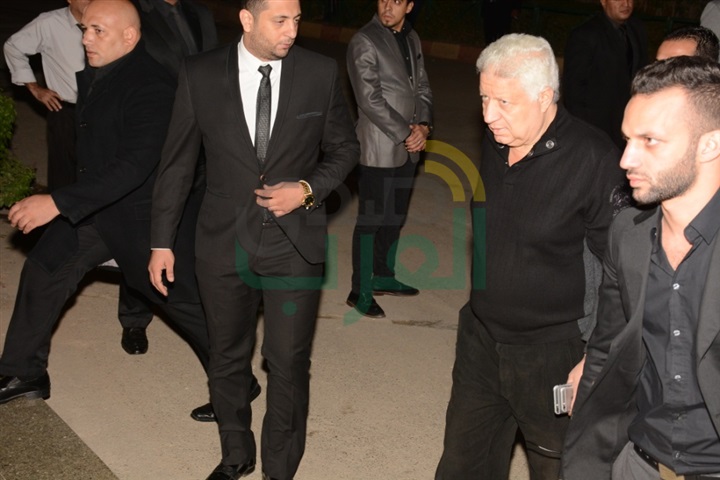 بالصور.. النجوم فى عزاء محمود عبد العزيز بالصور.. النجوم فى عزاء محمود عبد العزيز