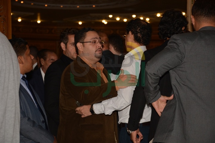 بالصور.. النجوم فى عزاء محمود عبد العزيز بالصور.. النجوم فى عزاء محمود عبد العزيز