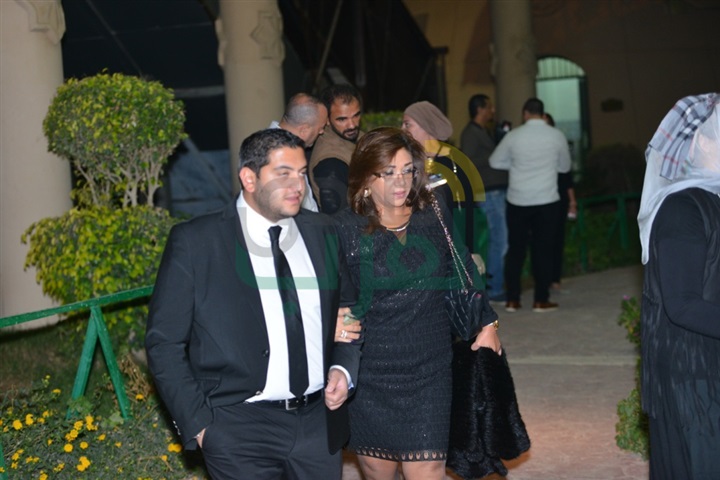 بالصور.. النجوم فى عزاء محمود عبد العزيز بالصور.. النجوم فى عزاء محمود عبد العزيز