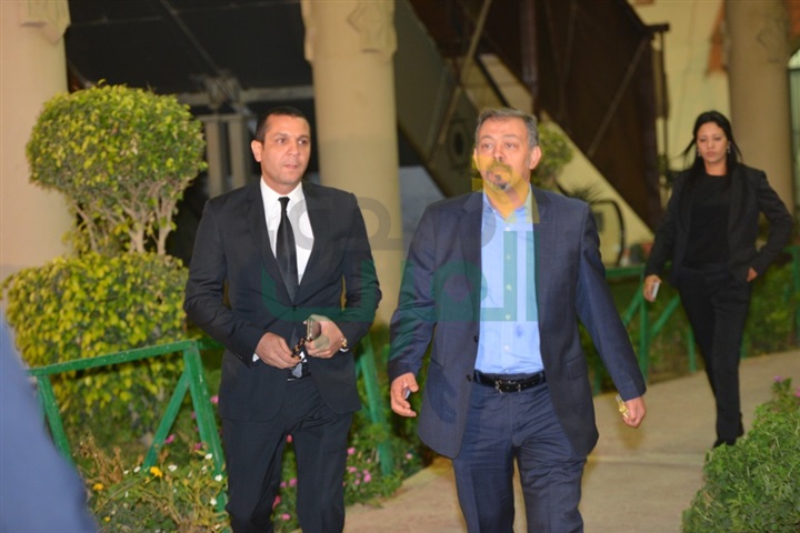 بالصور.. النجوم فى عزاء محمود عبد العزيز بالصور.. النجوم فى عزاء محمود عبد العزيز