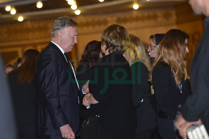 بالصور.. النجوم فى عزاء محمود عبد العزيز بالصور.. النجوم فى عزاء محمود عبد العزيز
