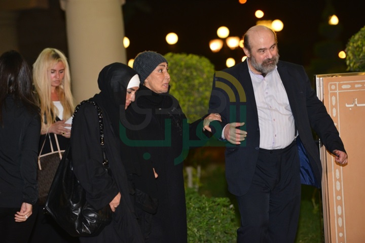 بالصور.. النجوم فى عزاء محمود عبد العزيز بالصور.. النجوم فى عزاء محمود عبد العزيز