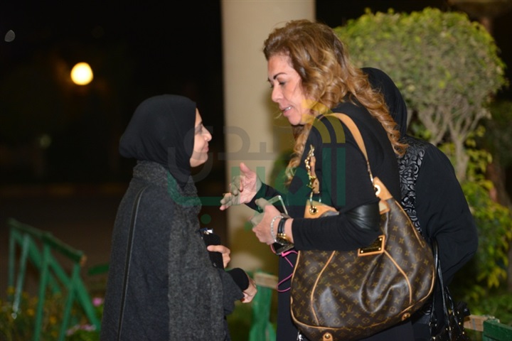 بالصور.. النجوم فى عزاء محمود عبد العزيز بالصور.. النجوم فى عزاء محمود عبد العزيز