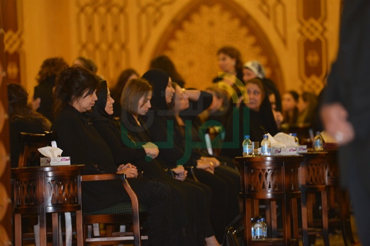 بالصور.. النجوم فى عزاء محمود عبد العزيز بالصور.. النجوم فى عزاء محمود عبد العزيز