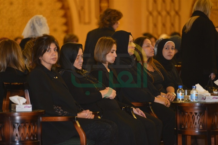 بالصور.. النجوم فى عزاء محمود عبد العزيز بالصور.. النجوم فى عزاء محمود عبد العزيز