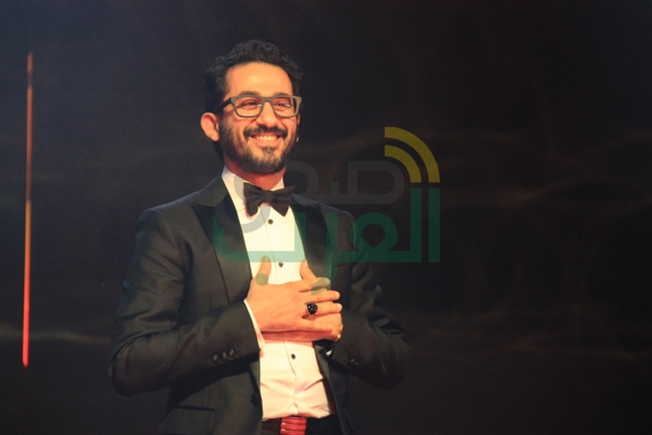 توافد النجوم علي السجادة الحمراء لمهرجان القاهرة السينمائي توافد النجوم علي السجادة الحمراء لمهرجان القاهرة السينمائي