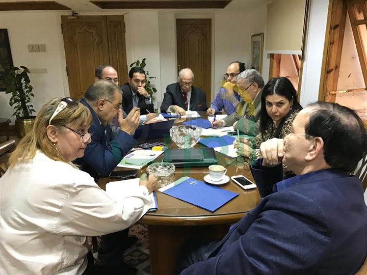 الصبان تجتمع مع أعضاء لجنة العلوم بالأعلى للثقافة