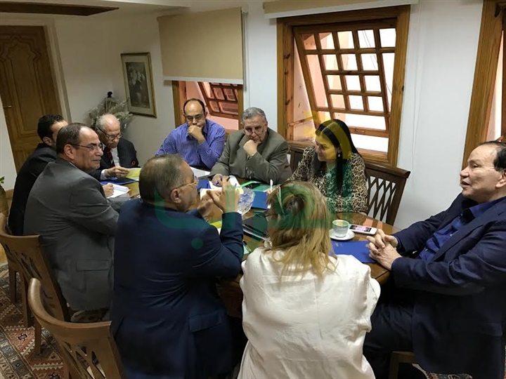 الصبان تجتمع مع أعضاء لجنة العلوم بالأعلى للثقافة
