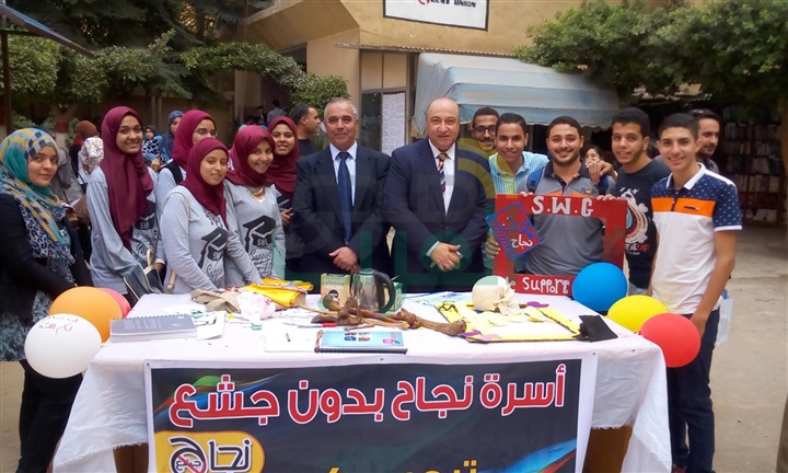 نائب رئيس جامعة بنها يتفقد كلية الطب