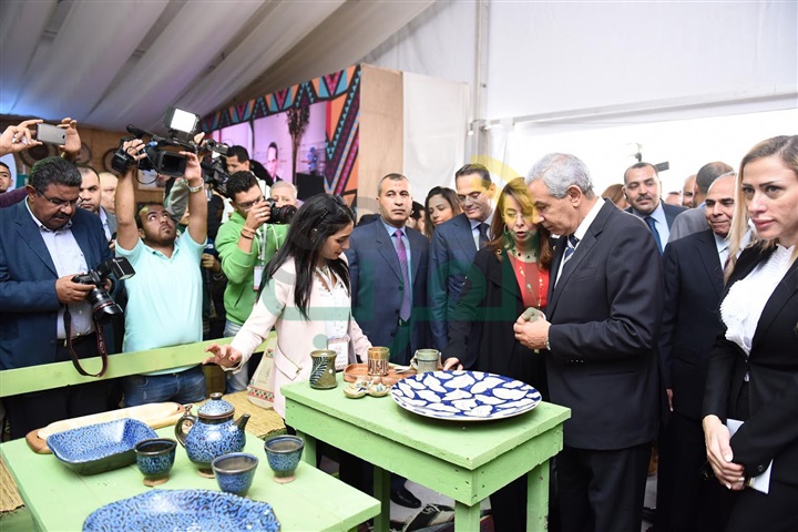 وزير التجارة والصناعة يفتتح المعرض الدولى الأول للصناعات اليدوية بالإنابة عن رئيس مجلس الوزراء