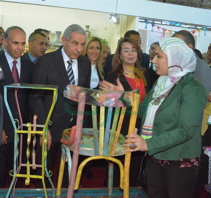 وزير التجارة والصناعة يفتتح المعرض الدولى الأول للصناعات اليدوية بالإنابة عن رئيس مجلس الوزراء