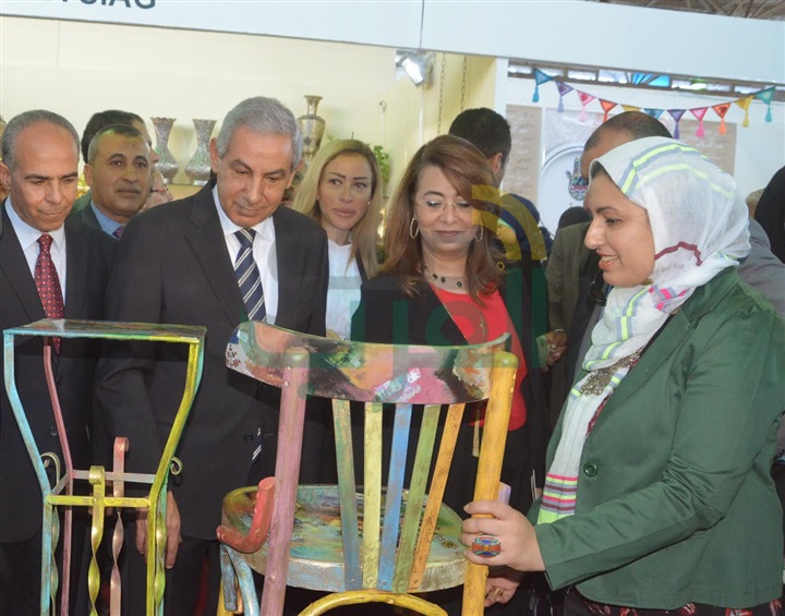 وزير التجارة والصناعة يفتتح المعرض الدولى الأول للصناعات اليدوية بالإنابة عن رئيس مجلس الوزراء