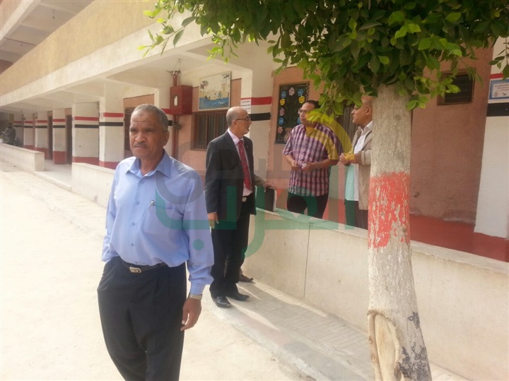 بالصور...مدير إدارة بنها يتفقد استعدادات كنترول الشهادة الاعدادية