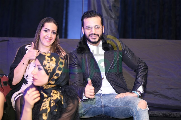 بالصور.. عرض أزياء جميل خنسا بحضور نجوم الفن والمجتمع بالصور.. عرض أزياء جميل خنسا بحضور نجوم الفن والمجتمع