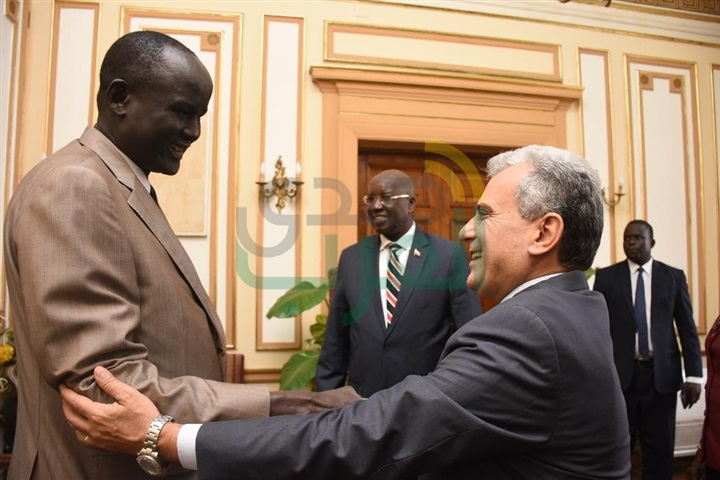  بالصور.. رئيس جامعة القاهرة يستقبل وزير التعليم العالي لـ"جنوب السودان" 