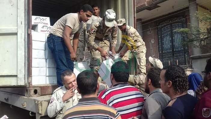 بالصور...توزيع 4 آلاف كرتونة تحيا مصر بطوخ