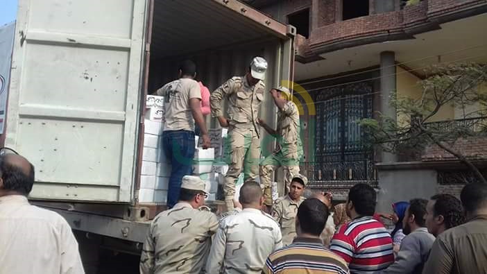 بالصور...توزيع 4 آلاف كرتونة تحيا مصر بطوخ