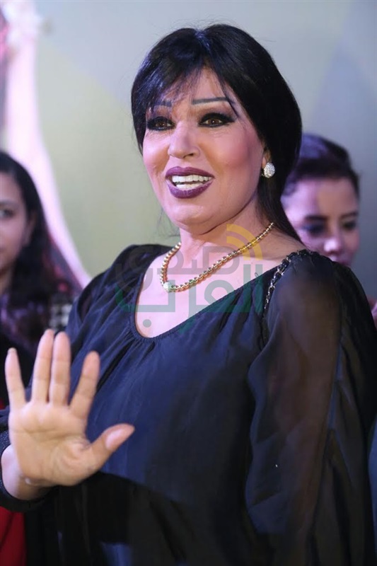 توافد الفنانين والضيوف لعرض أزياء "أحمد فايز" بأسبوع الموضة اللبناني توافد الفنانين والضيوف لعرض أزياء "أحمد فايز" بأسبوع الموضة اللبناني