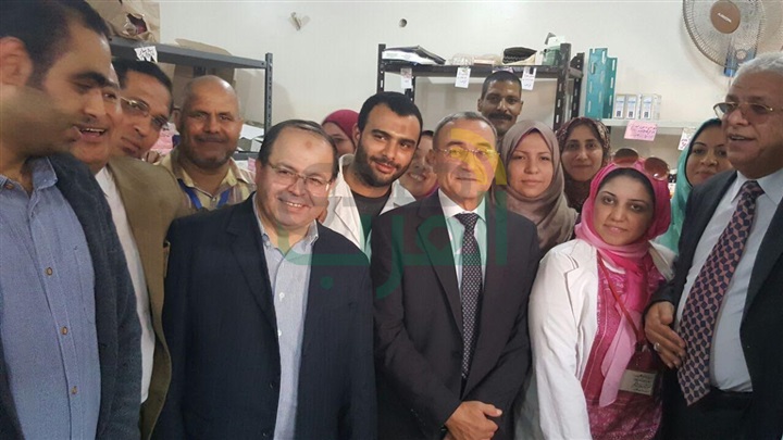 بالصور.. الكشف على 6793 حالة فى قافلة طبية بالخصوص