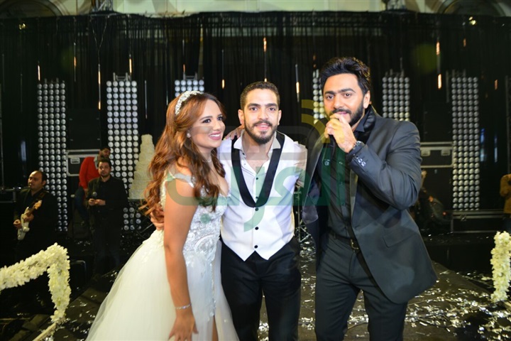 بالصور.. تامر حسني يشعل حفل زفاف ابنة أحمد صيام بالصور.. تامر حسني يشعل حفل زفاف ابنة أحمد صيام