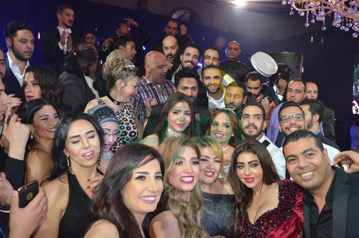 بالصور.. تامر حسني يشعل حفل زفاف ابنة أحمد صيام بالصور.. تامر حسني يشعل حفل زفاف ابنة أحمد صيام