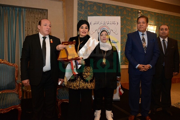 بالصور.. الصباح تحصل علي الدكتوراه الفخرية وسفيرة التسامح والسلام